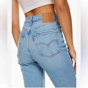 Levi 70s High Flare Jean